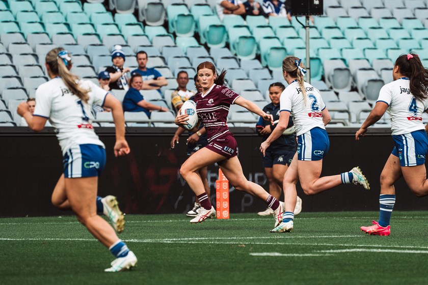 Winger Teagan Long takes on the Bulldogs at Accor Stadium